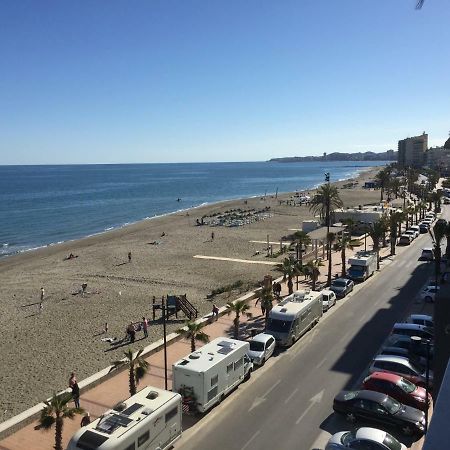 Beachfront, Two Bed- & Bathrooms, Private Parking Fuengirola Dış mekan fotoğraf