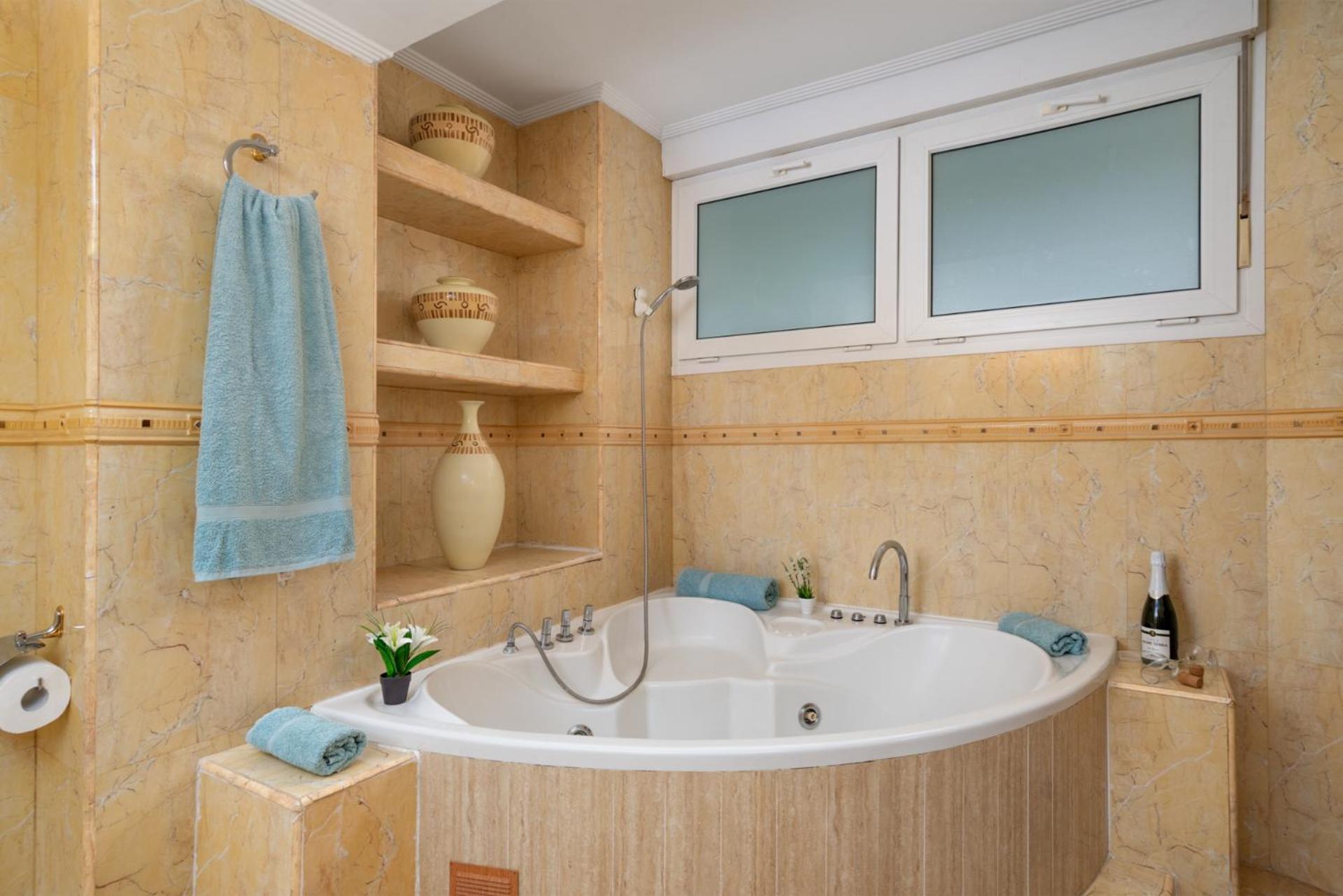 Beachfront, Two Bed- & Bathrooms, Private Parking Fuengirola Dış mekan fotoğraf